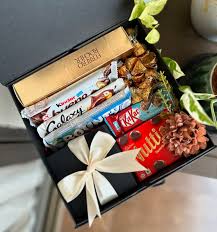 Chocolate box, Customized gift hampers for mens